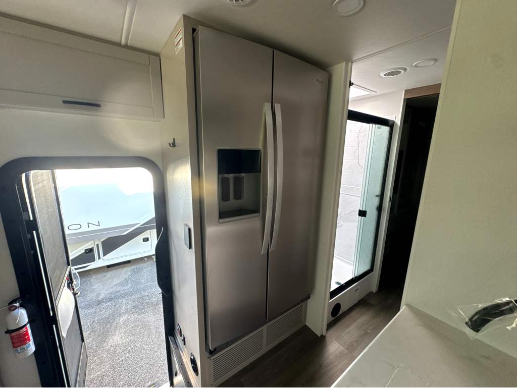 2027 ENTEGRA COACH VISION XL 31UL - Image 15