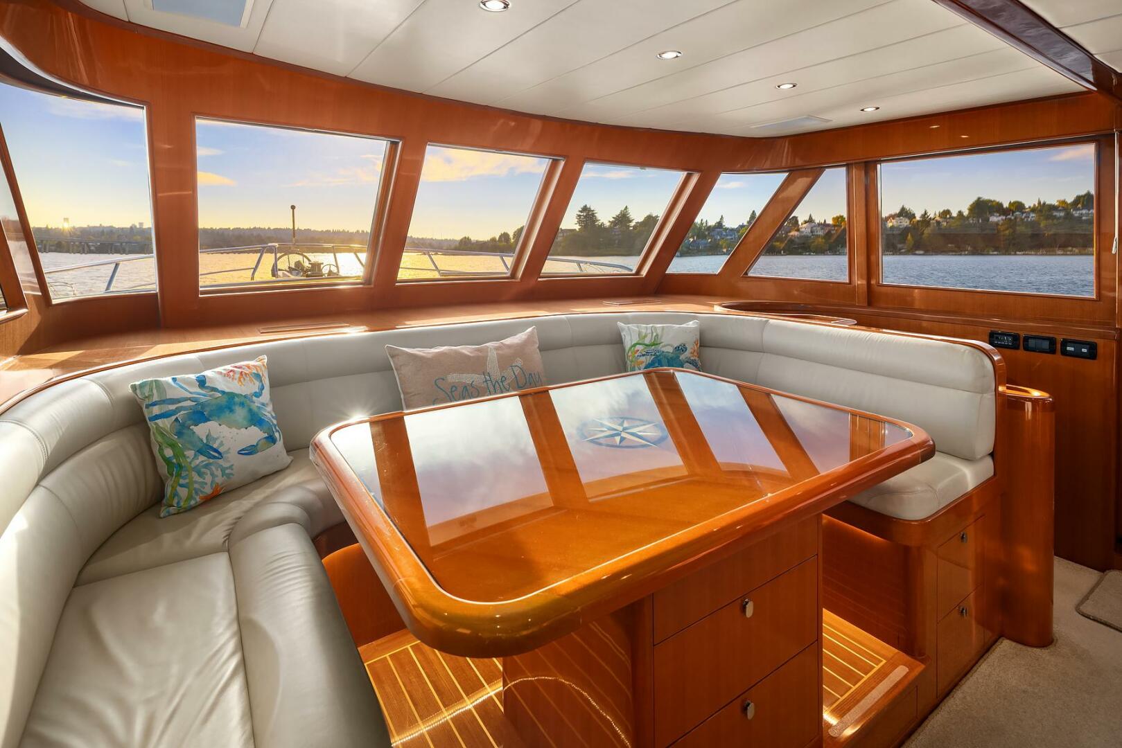 2014 Hampton 720 Skylounge LRC - Image 26