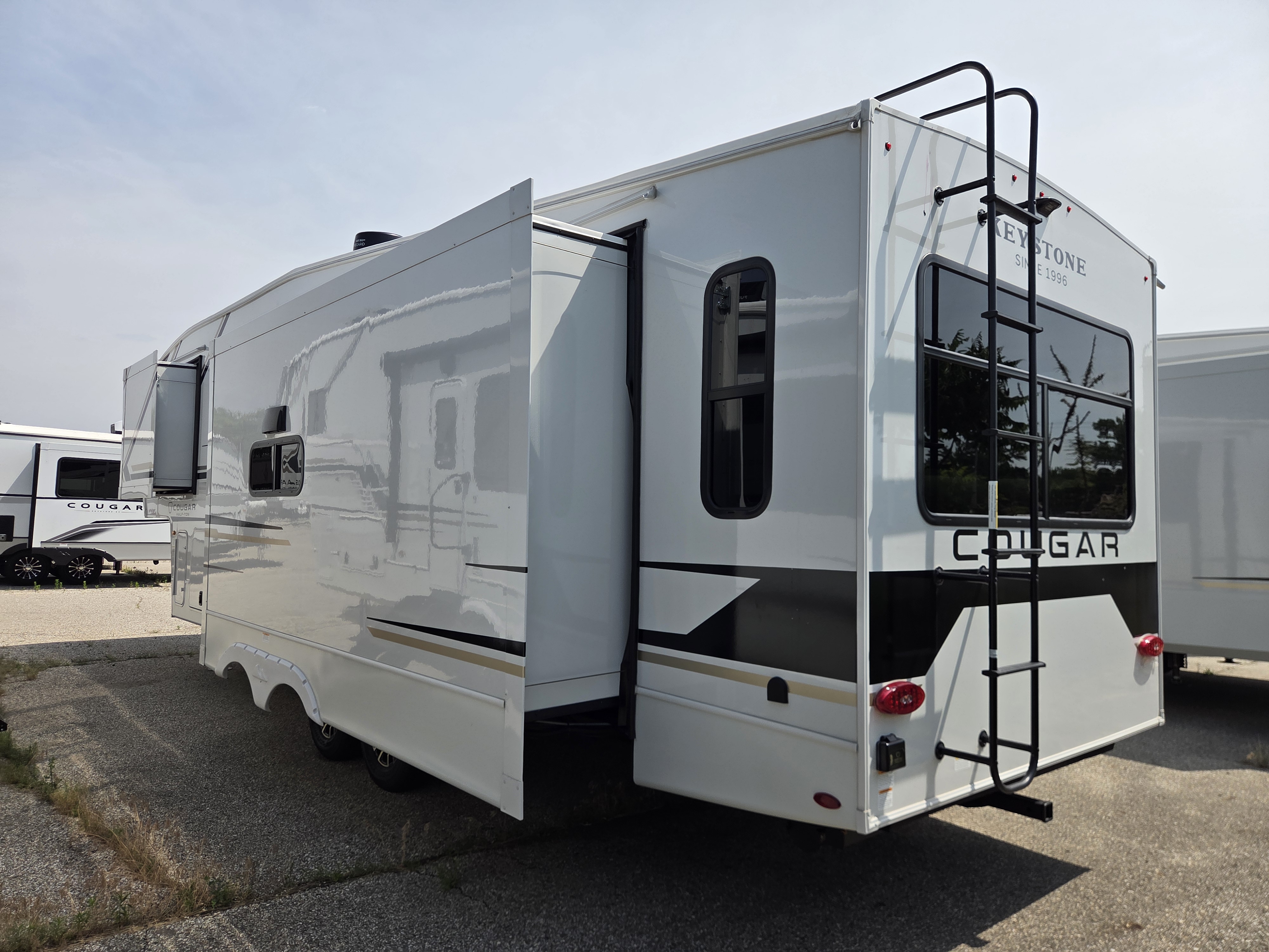 2026 Keystone Cougar Half-Ton 29RLI - Image 3