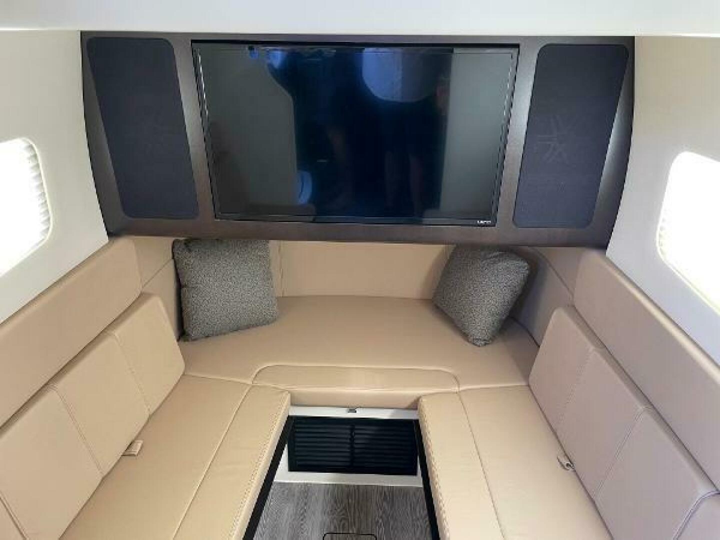 2019 Scout 380 LXF - Image 12
