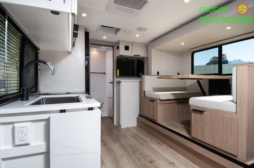 2026 Winnebago Micro Minnie 2108DS - Image 29