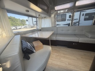 2012 AIRSTREAM INTERNATIONAL 27FBQ - Image 11