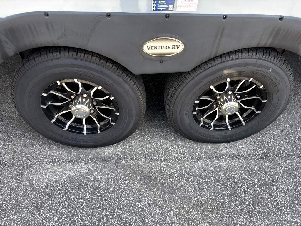 2024 VENTURE RV STRATUS 261VRB - Image 6