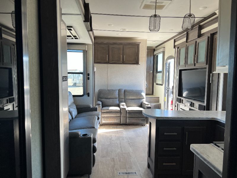 2019 Keystone Raptor 423 - Image 11
