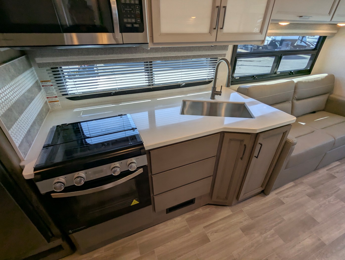2027 Thor Motor Coach Windsport 29L - Image 35