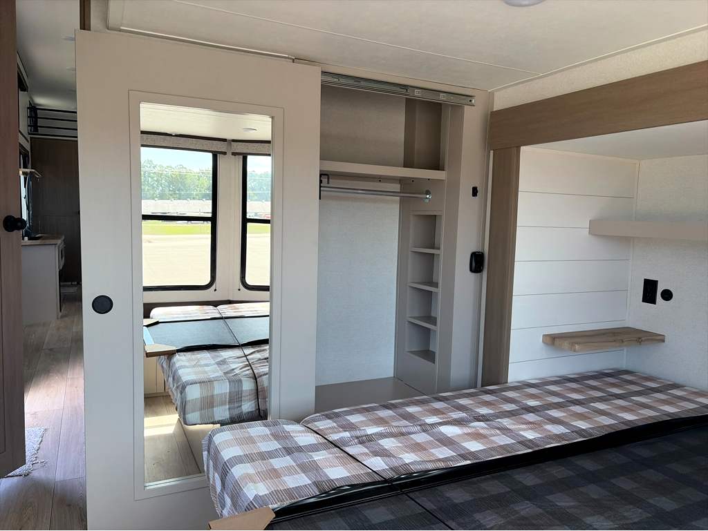 2027 JAYCO JAY FLIGHT BUNGALOW JAYLOFTDS - Image 14