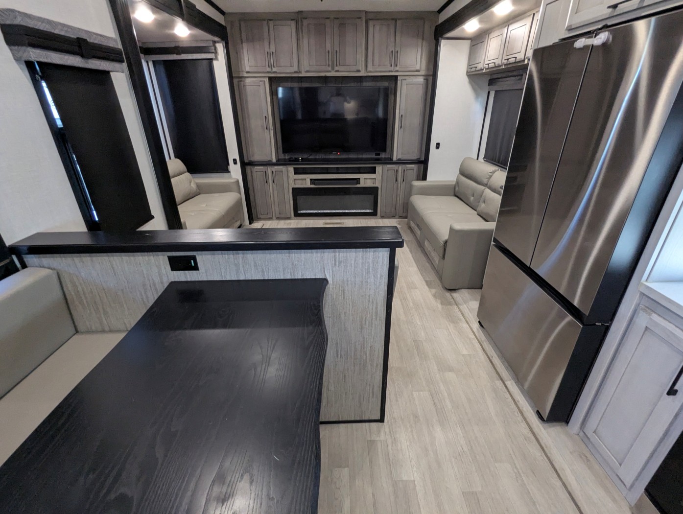 2023 KZ RV Durango Gold G360REQ - Image 20