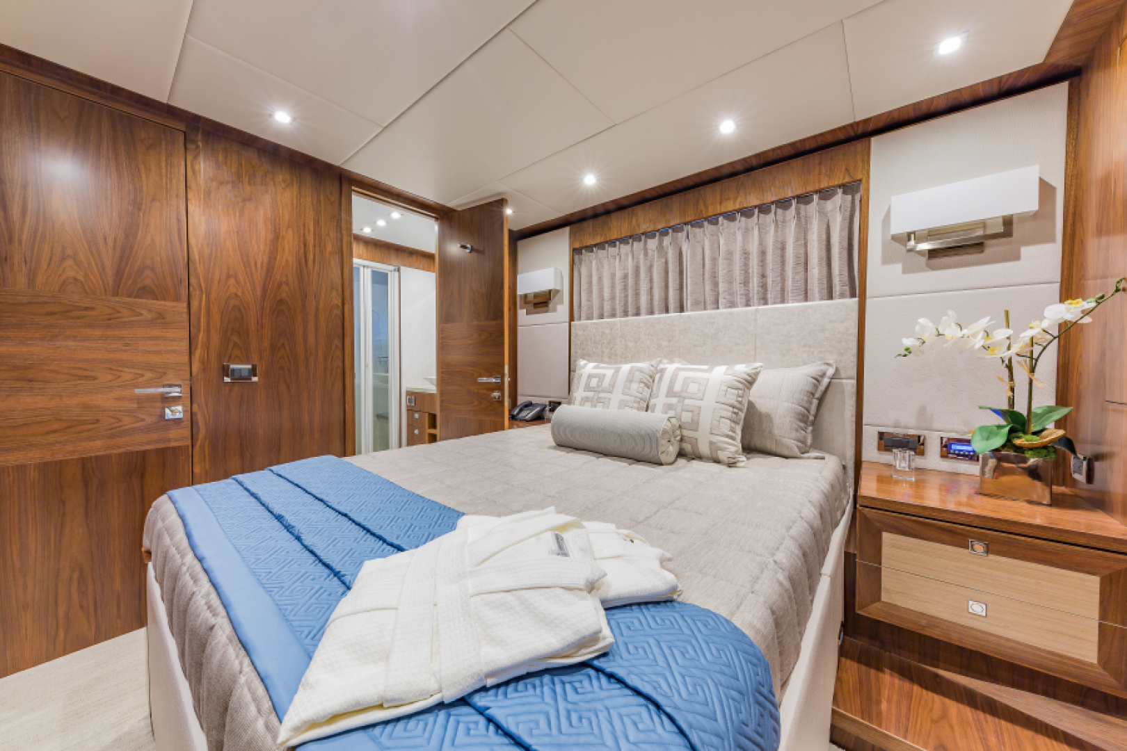 2018 Hargrave Raised Pilothouse - Image 42