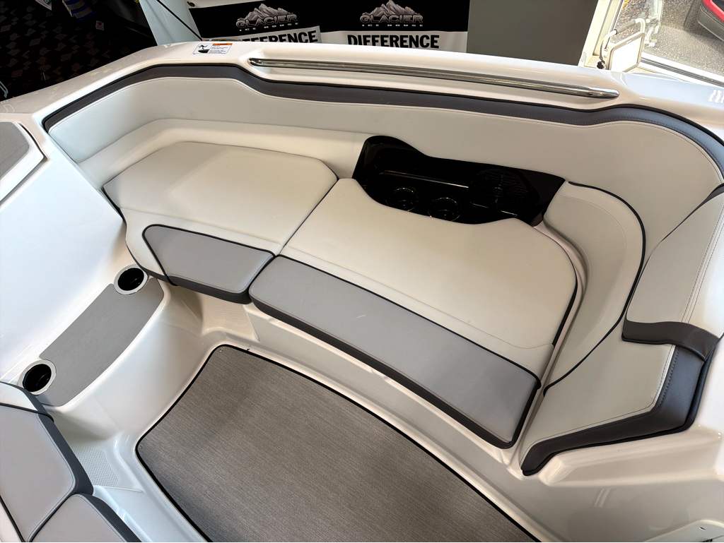 2026 Yamaha Boats AR250 - Image 21