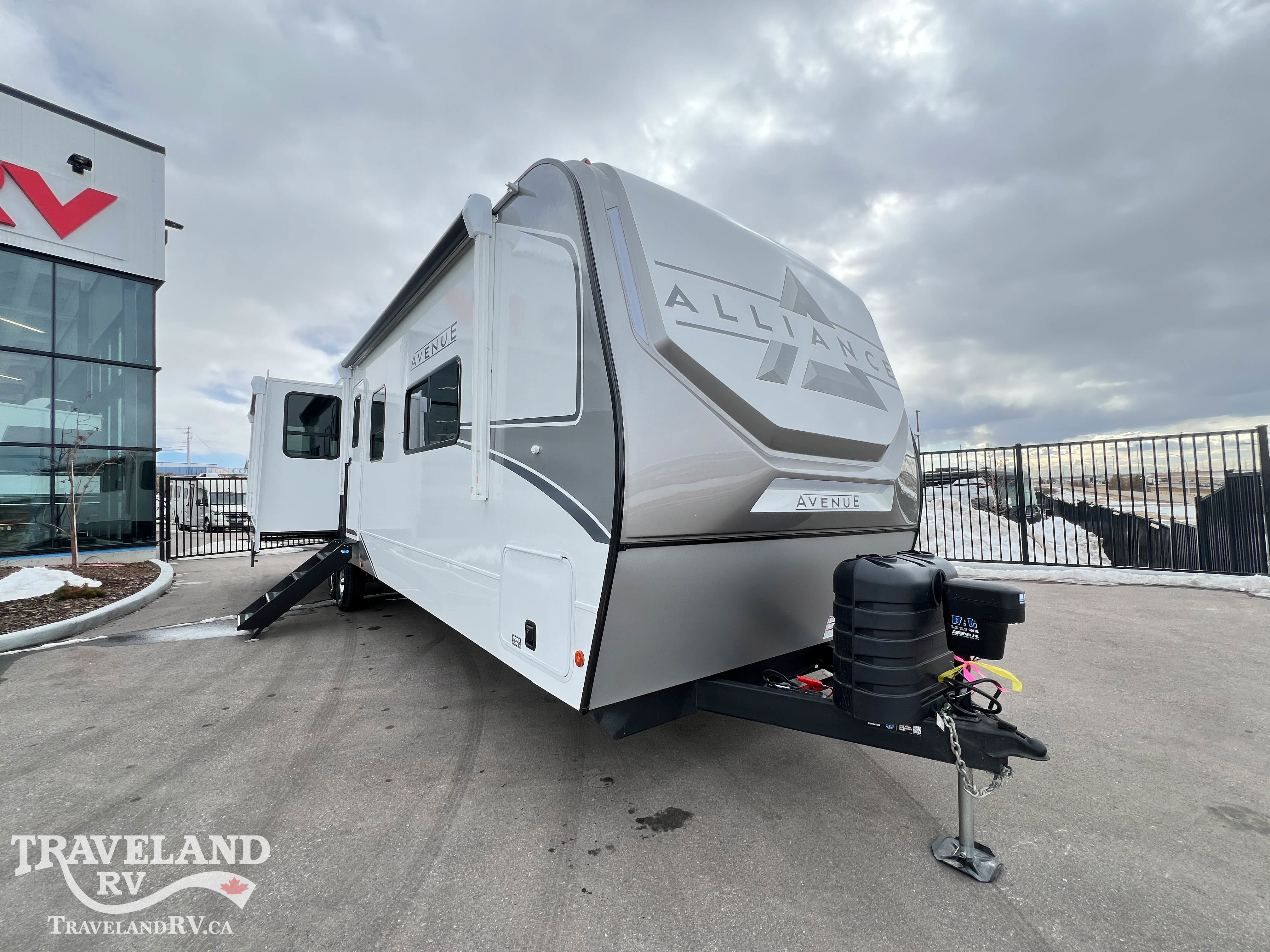 2026 Alliance RV AVENUE 332RL - Image 1