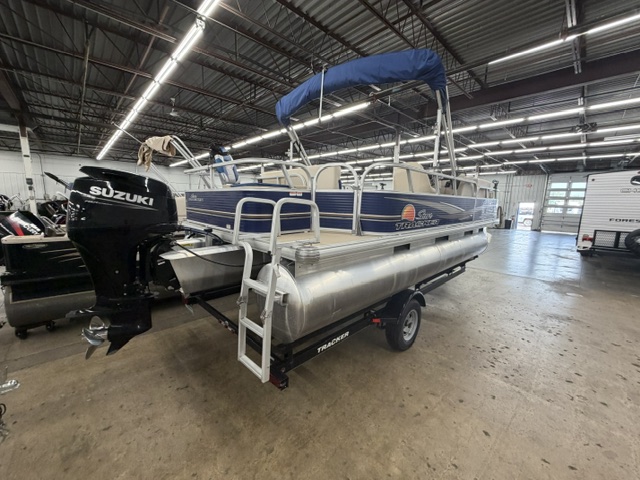 2012 SUN TRACKER FISHING BARGE 20DLX - Image 2