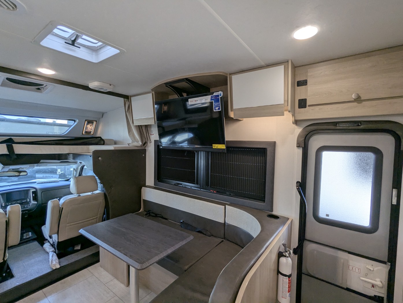 2026 Coachmen Entourage 330DS - Image 30