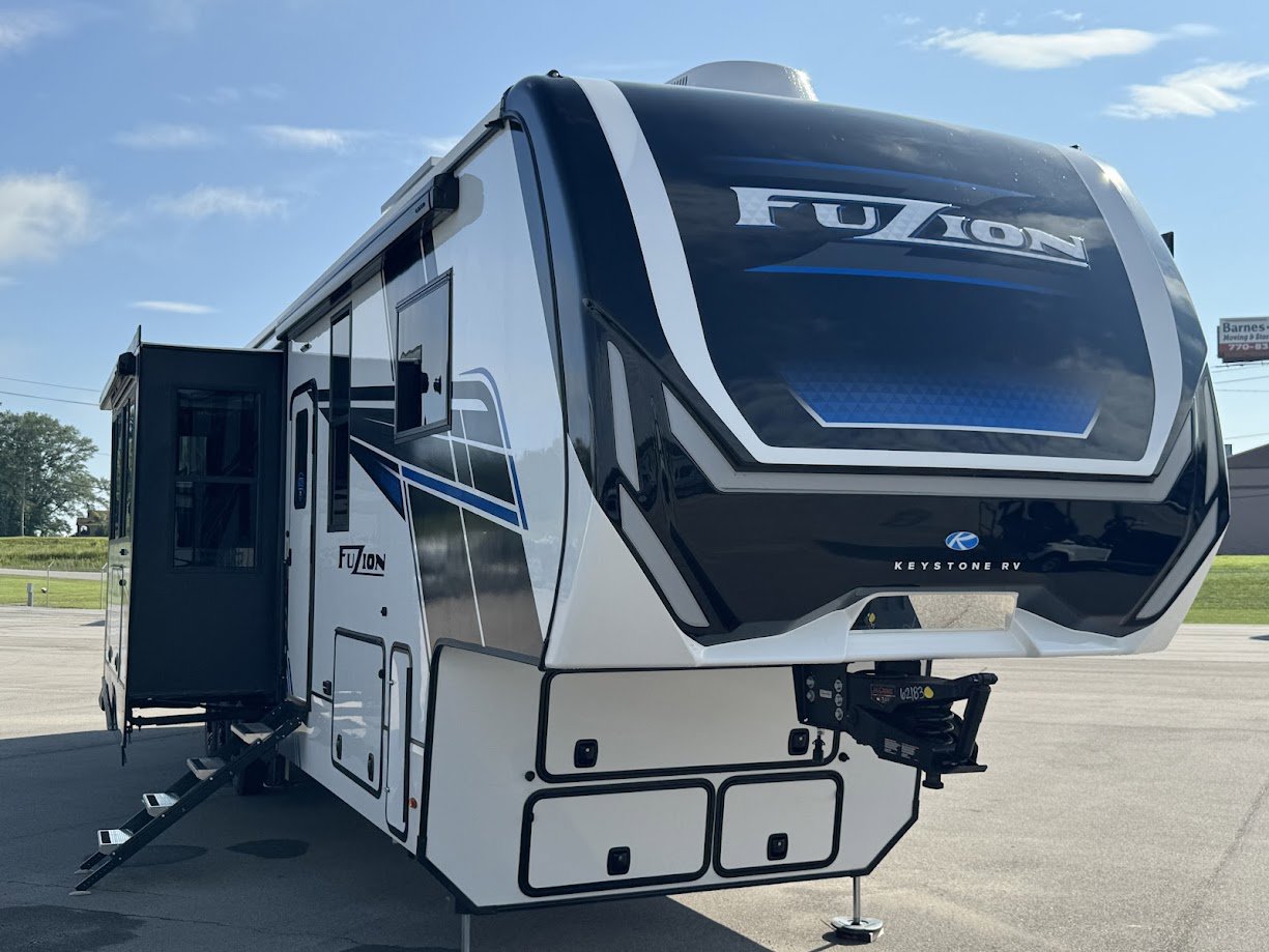 2025 Keystone FUZION 419 - Image 1
