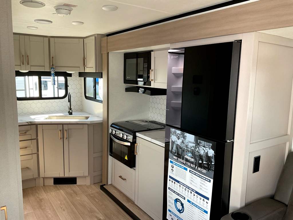 2027 JAYCO Jay Feather 21MML - Image 13