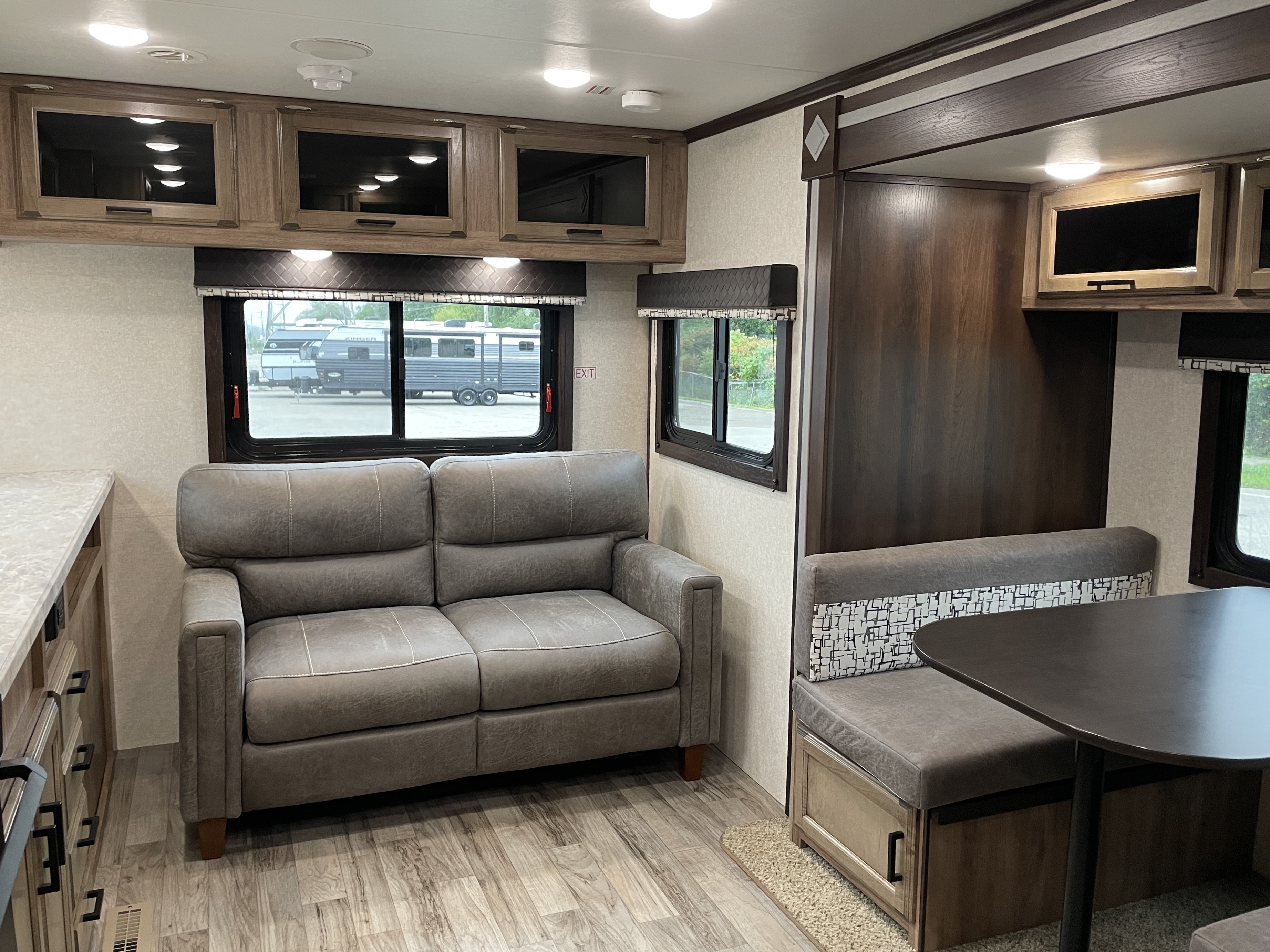 2019 Jayco Jay Feather 24RL - Image 8