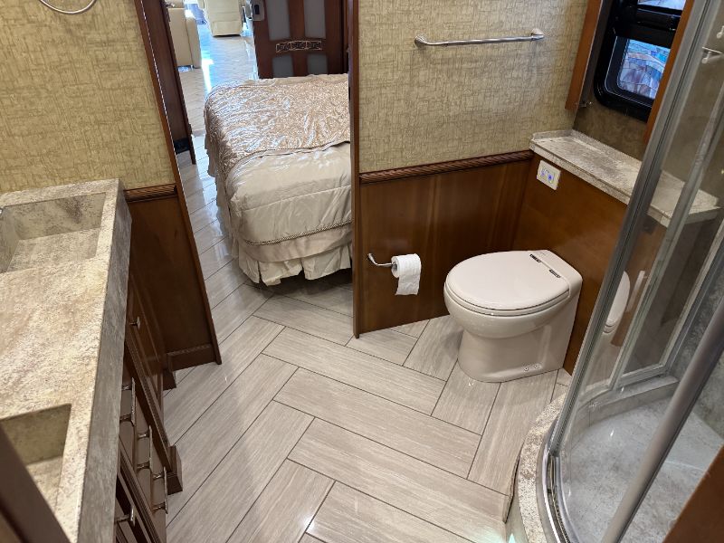 2014 Tiffin Allegro Bus 45 LP - Image 24