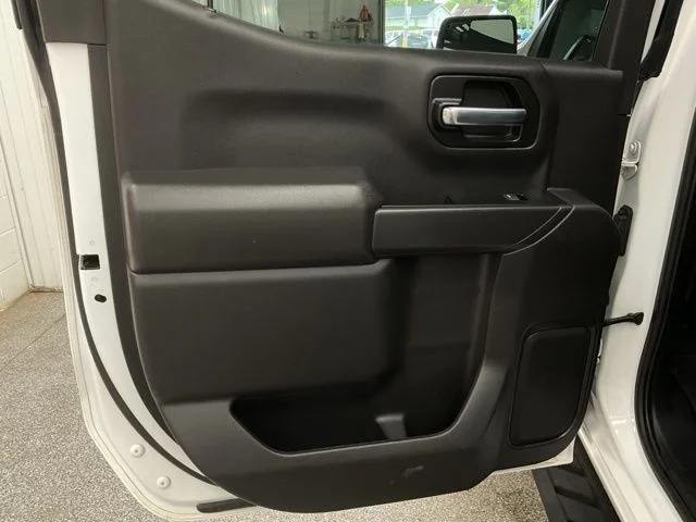 2022 Chevrolet Silverado 1500 Crew Cab Custom Trail Boss 4WD - Image 18