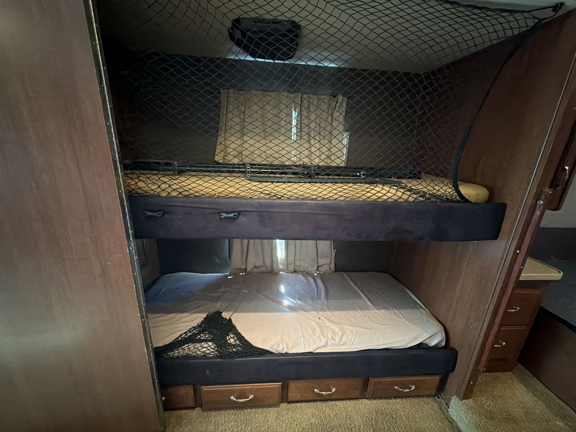 2013 Fleetwood Expedition 38B - Image 28