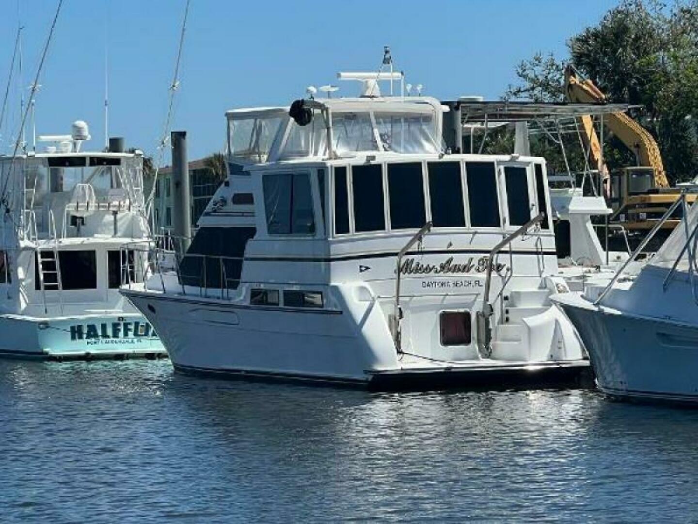 1998 Hyatt 51 Aft Cabin MY - Image 4