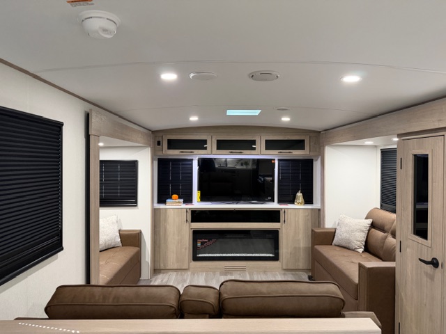 2026 Grand Design Imagine 3100RD - Image 13