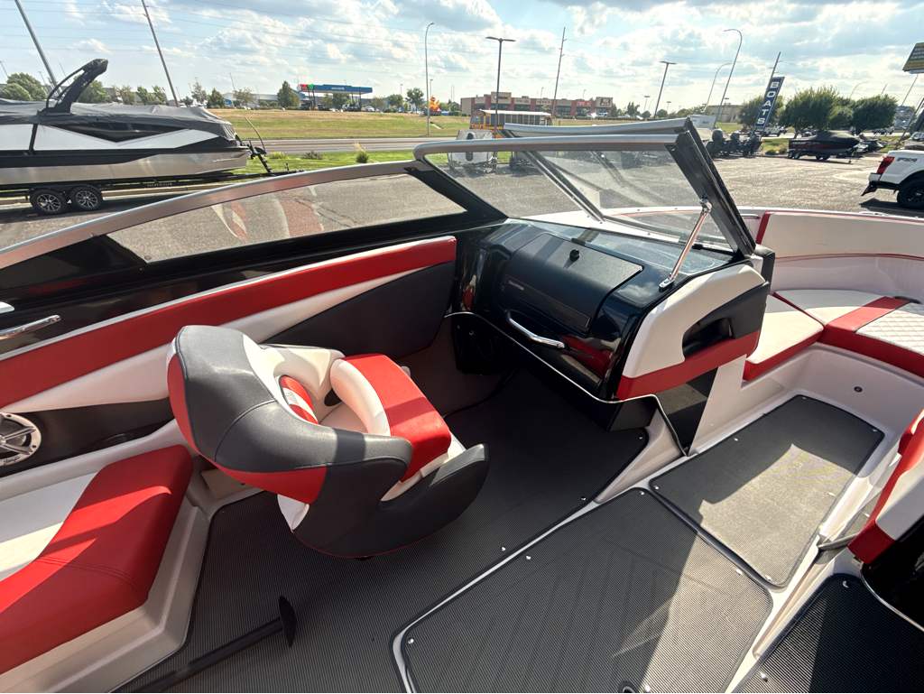 2016 Glastron GTS225 - Image 19