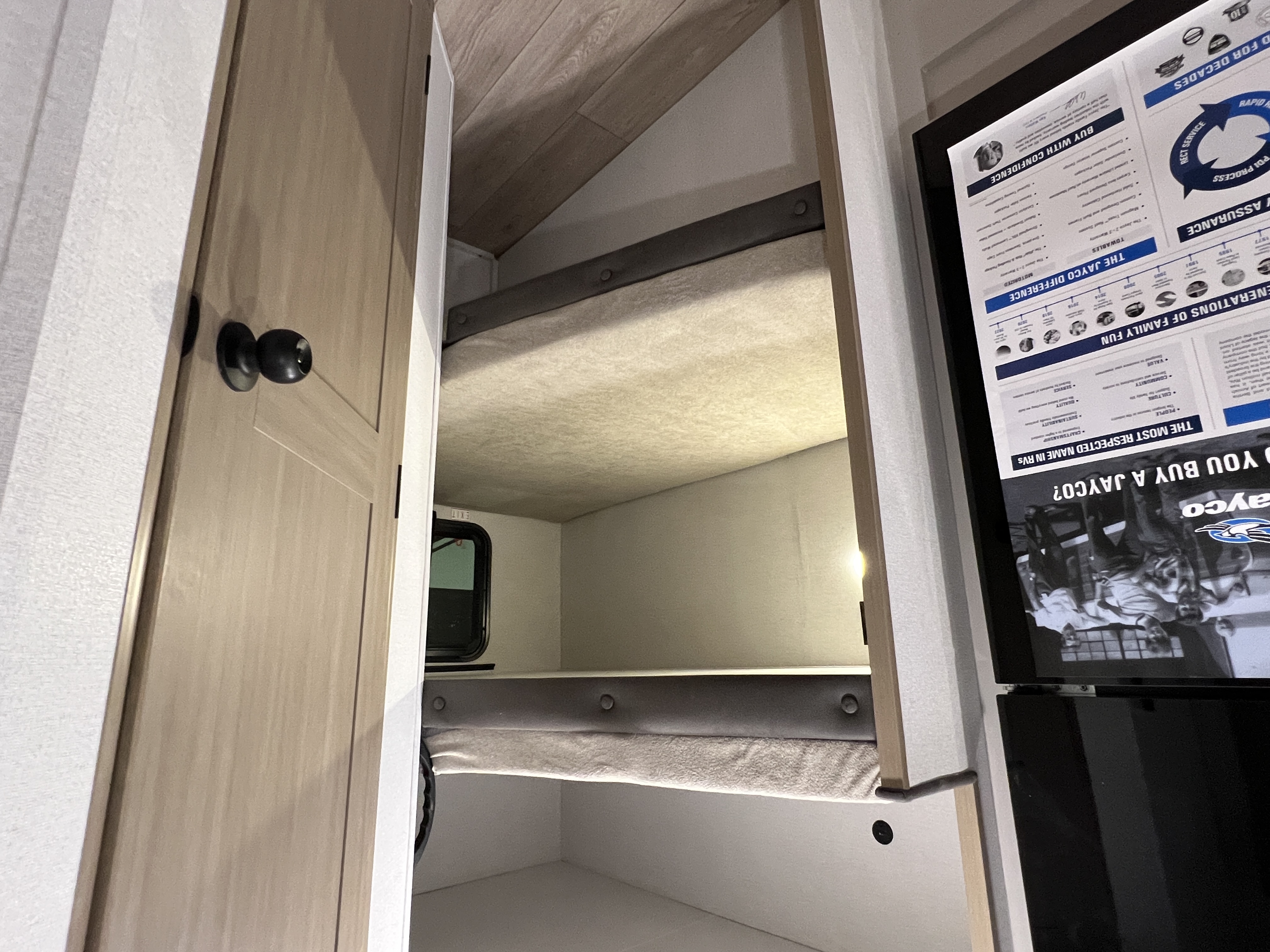 2027 Jayco Jay Flight SLX 245BHSW - Image 25