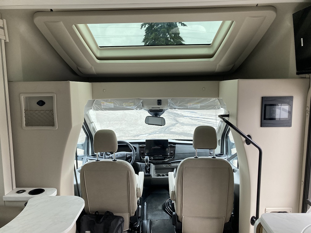 2027 Thor Motor Coach Gemini Trip 24KB - Image 9