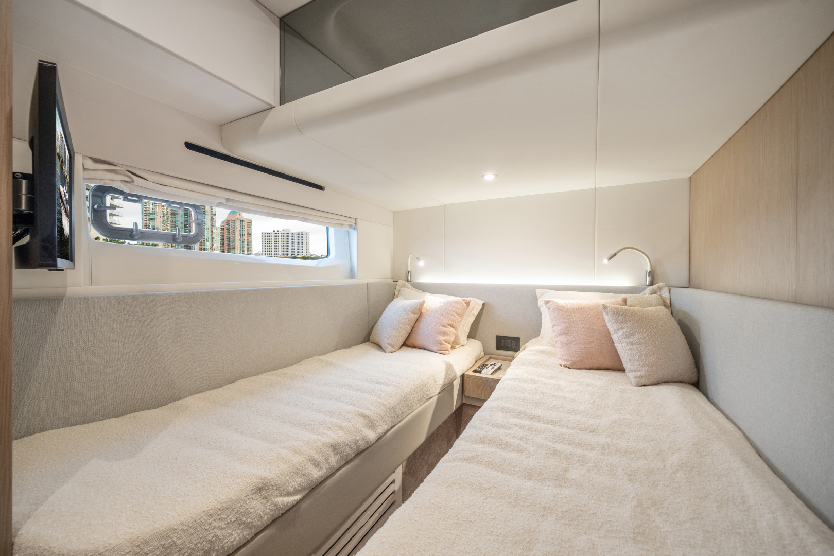 2023 Azimut 53 FLY Base - Image 14