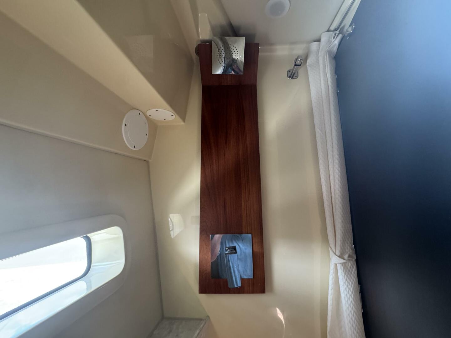 2021 Regal 38 XO - Image 16