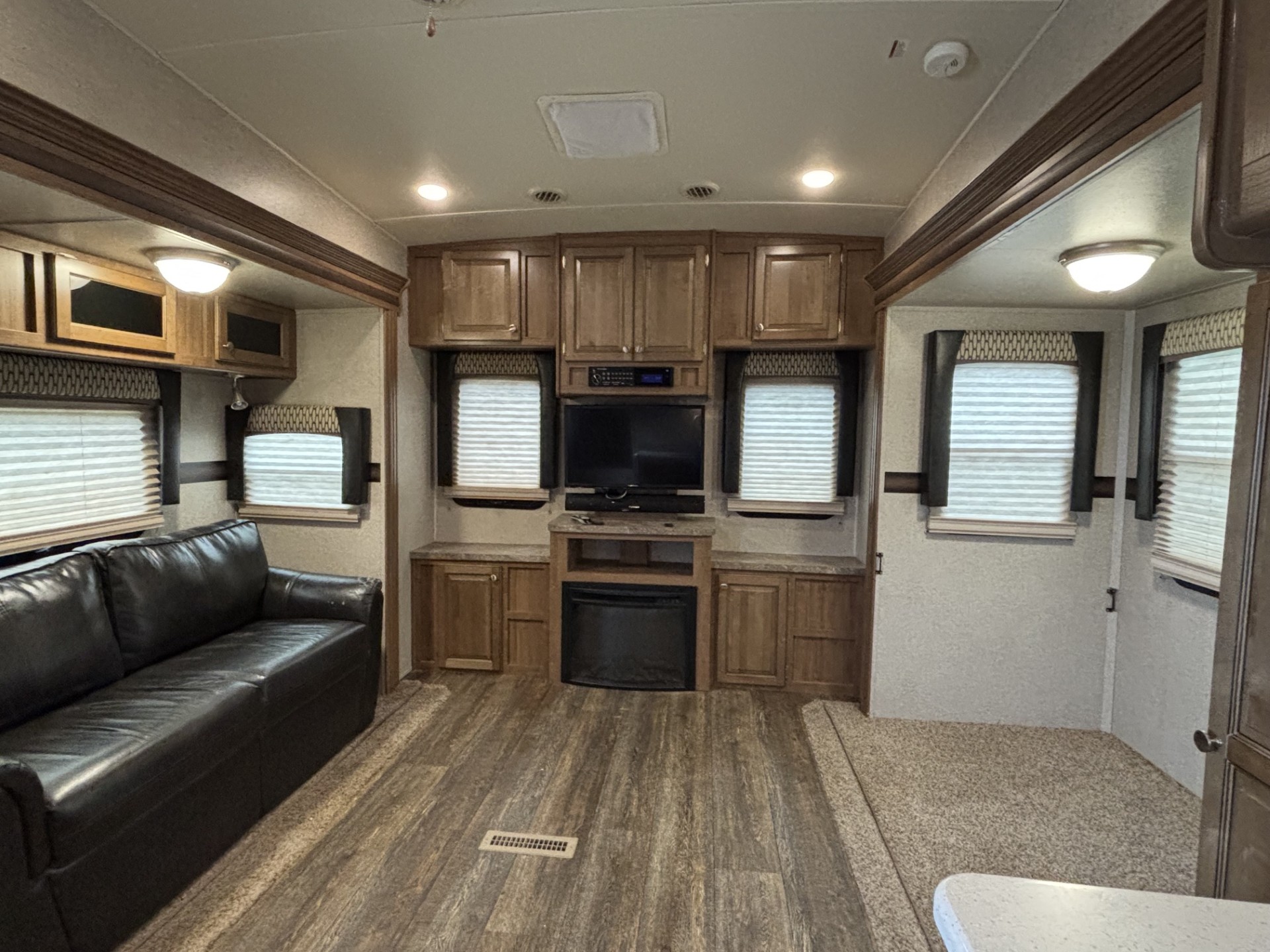 2018 Forest River Rockwood Ultra Lite 2650WS - Image 10