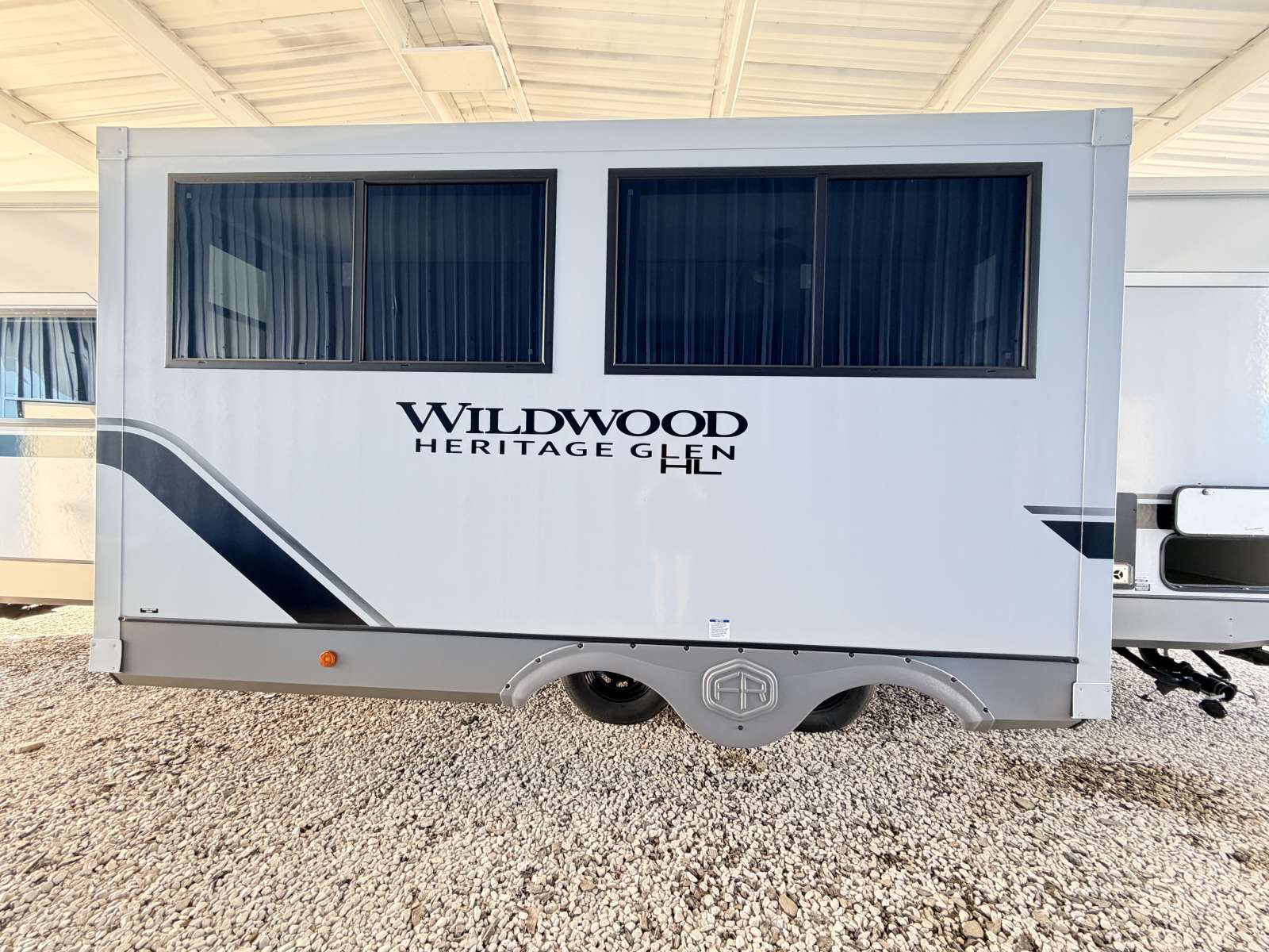 2026 Forest River Wildwood Heritage Glen Hyper-Lyte 25BHHL - Image 5