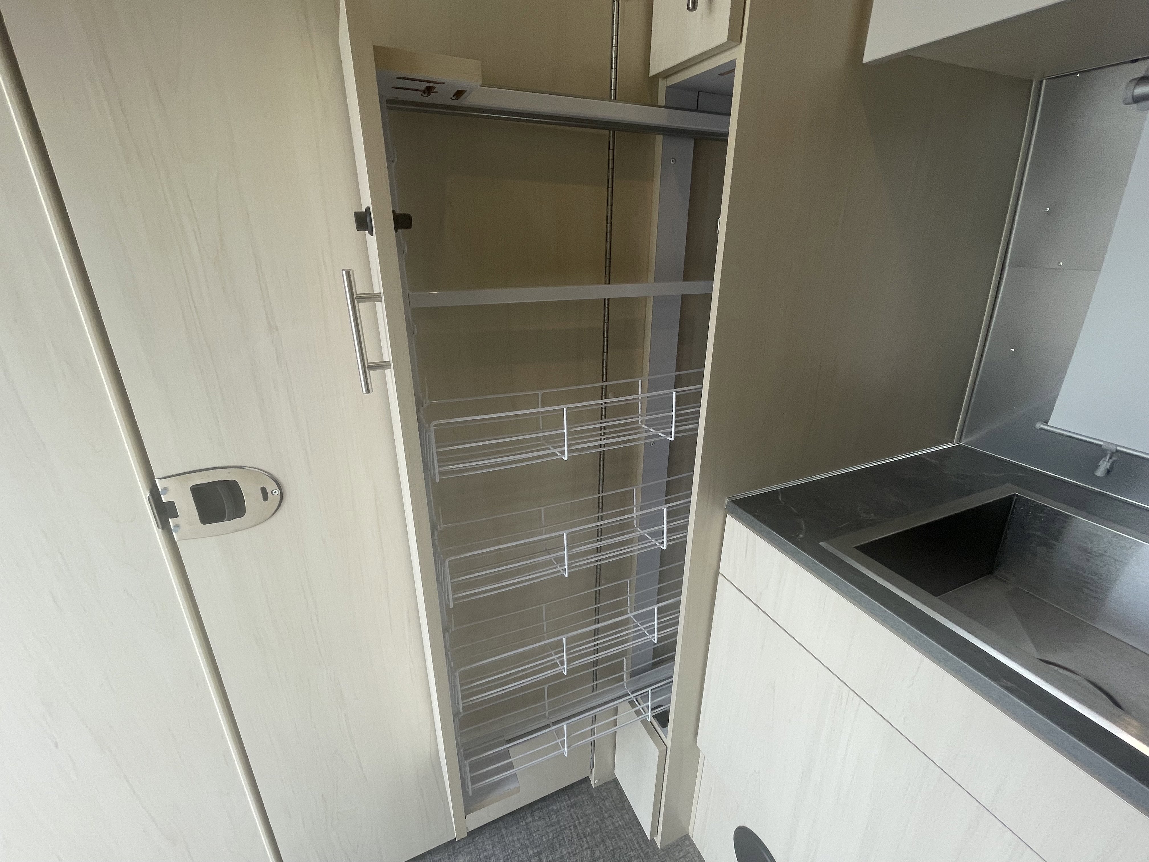 2026 AIRSTREAM FLYING CLOUD 23FBT - Image 22