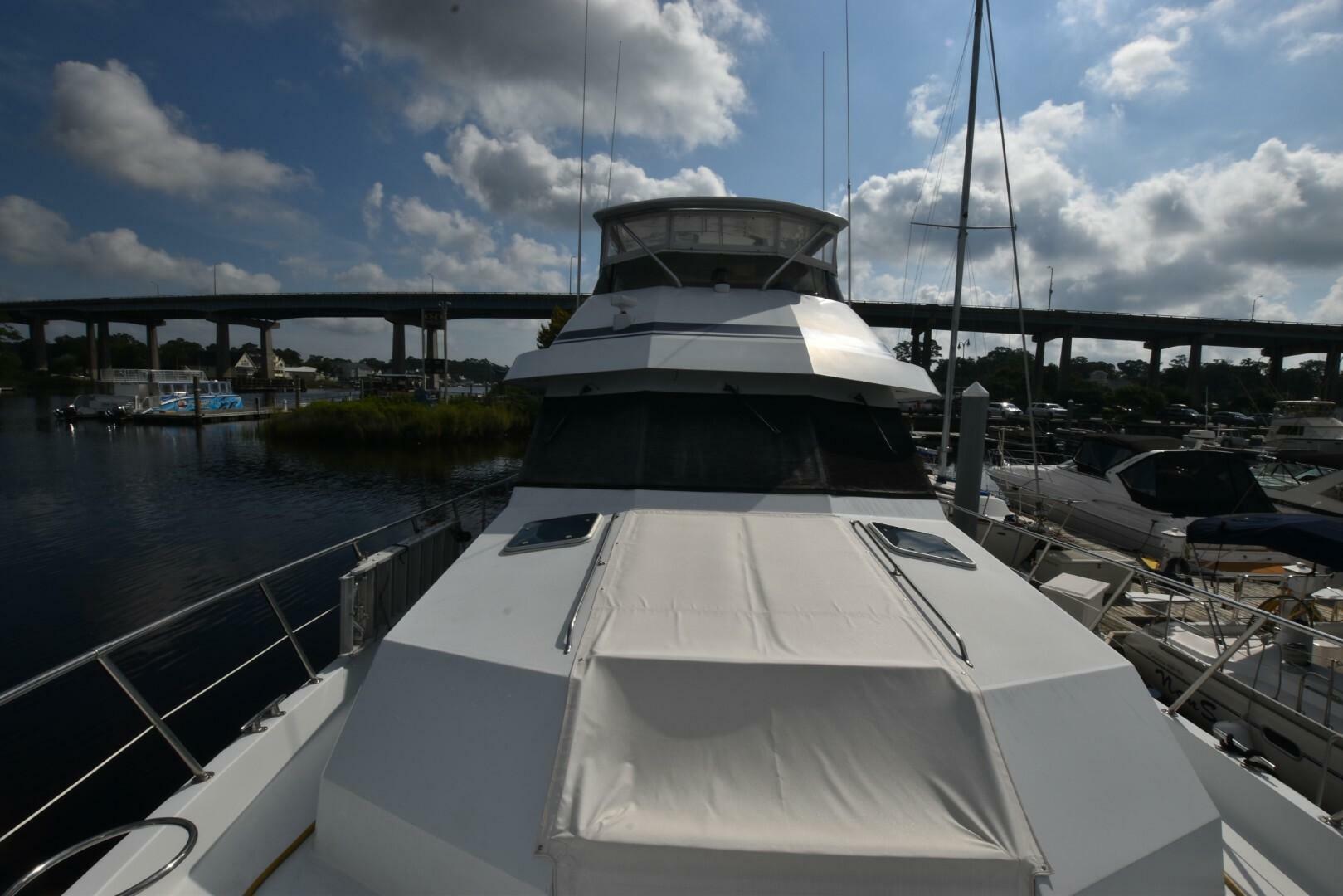 1998 Hatteras 74 Sportdeck - Image 6