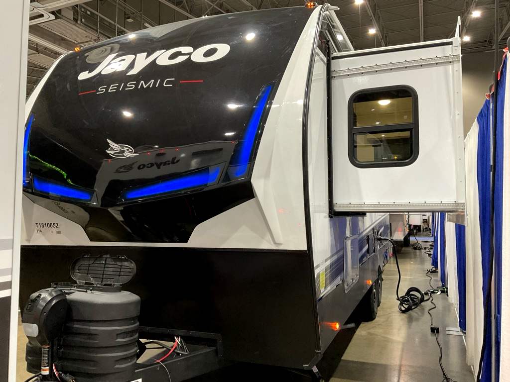 2026 JAYCO SEISMIC 214 - Image 3