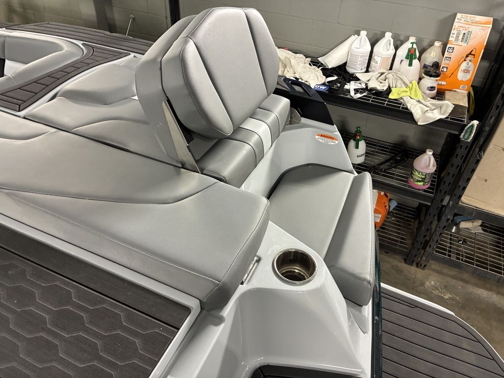 2026 MasterCraft XT24 - Image 21