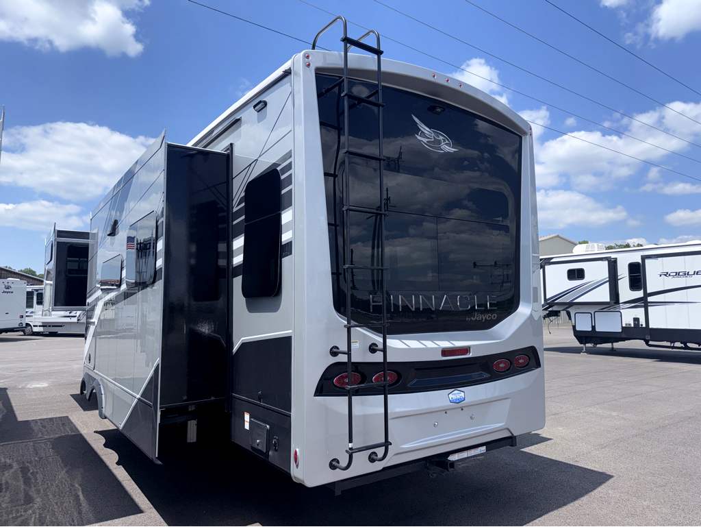 2026 JAYCO PINNACLE 36FBTS - Image 3