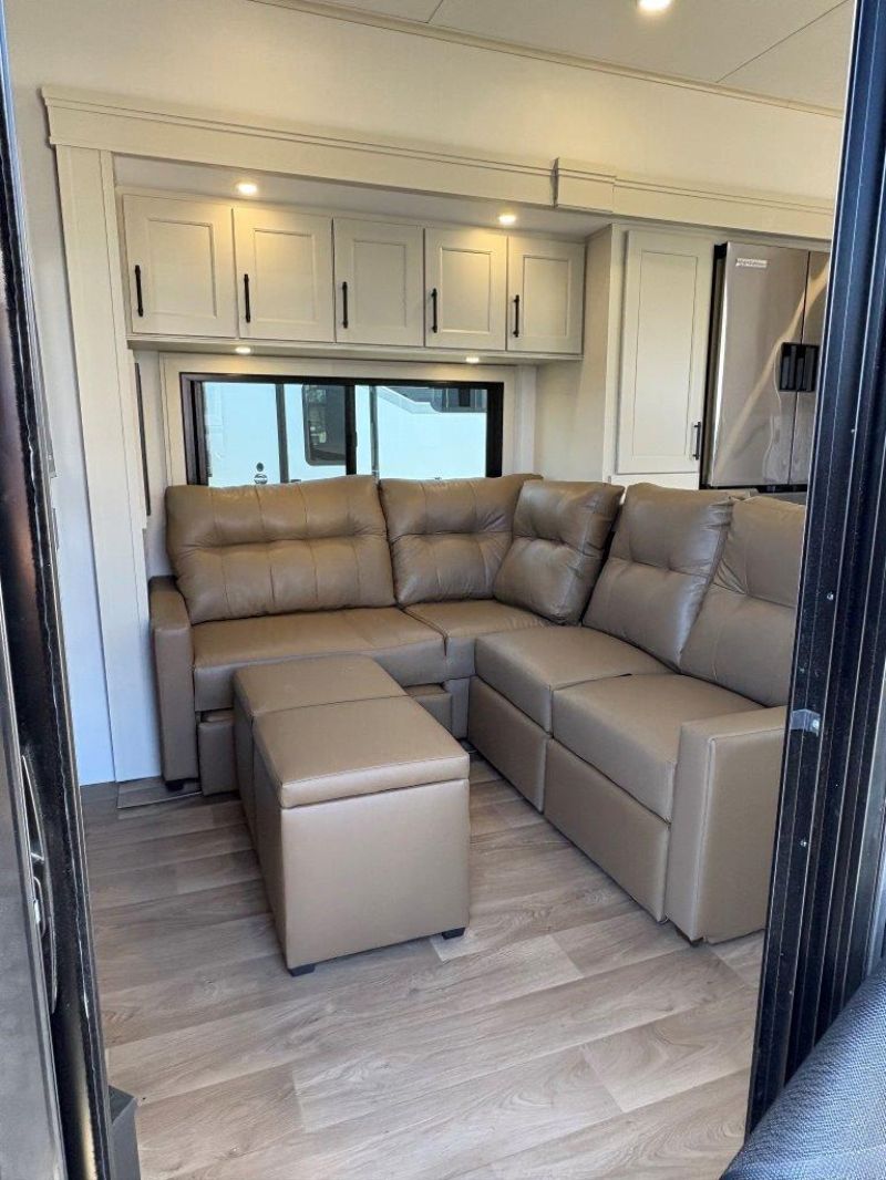 2026 Grand Design Solitude 414LJMJ - Image 31