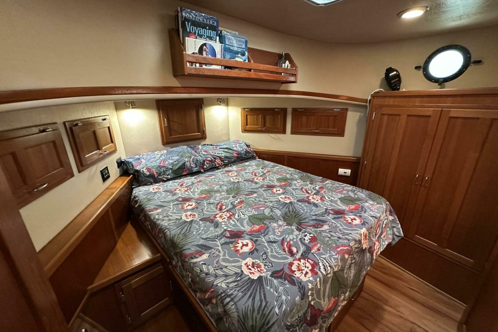 2005 American Tug 34 Pilothouse - Image 16