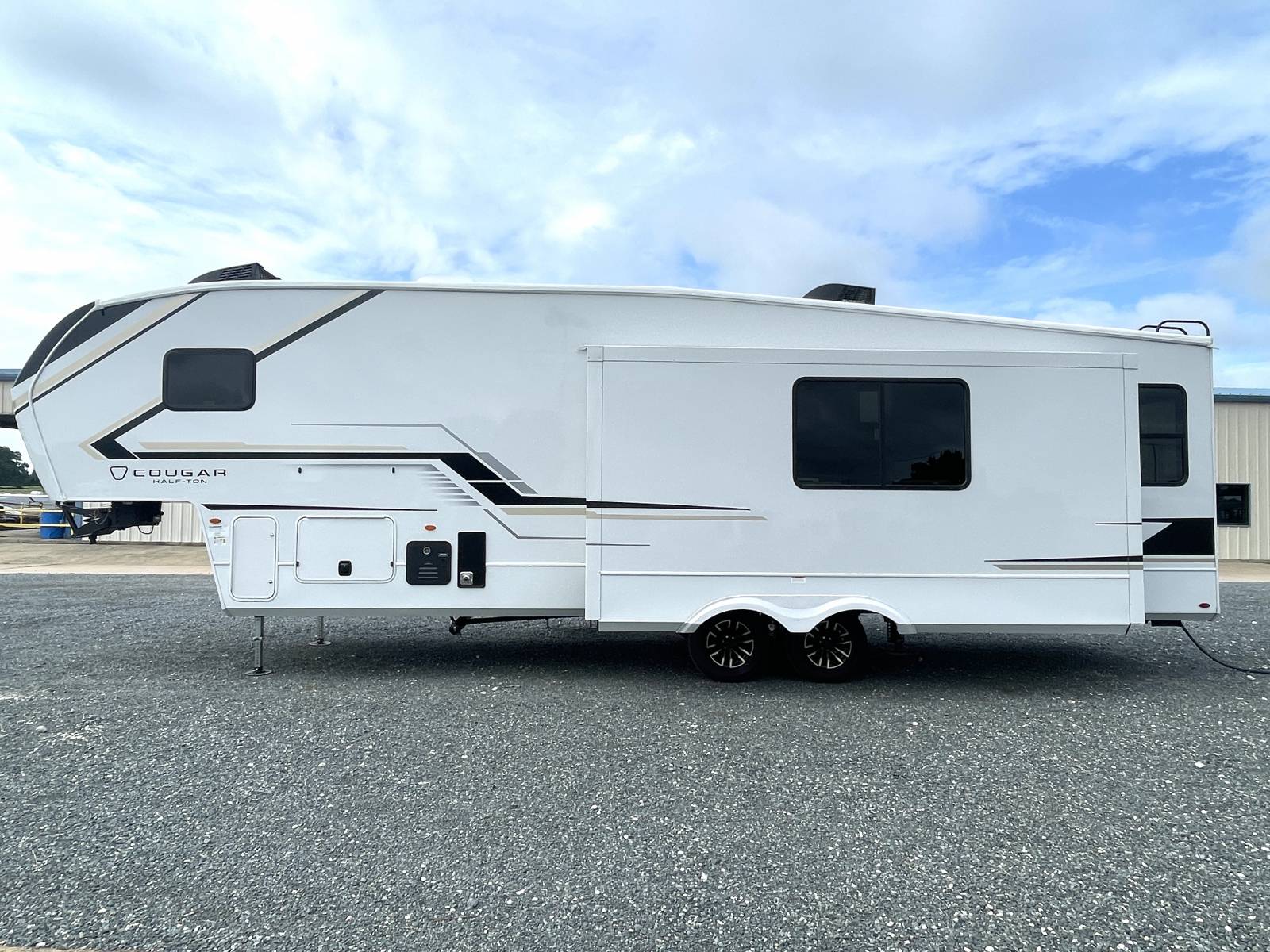 2026 Keystone Cougar Half-Ton 30REP - Image 4
