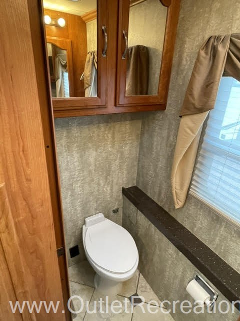 2009 COACHMEN SPORTSCOACH LEGEND 40QIK - Image 28