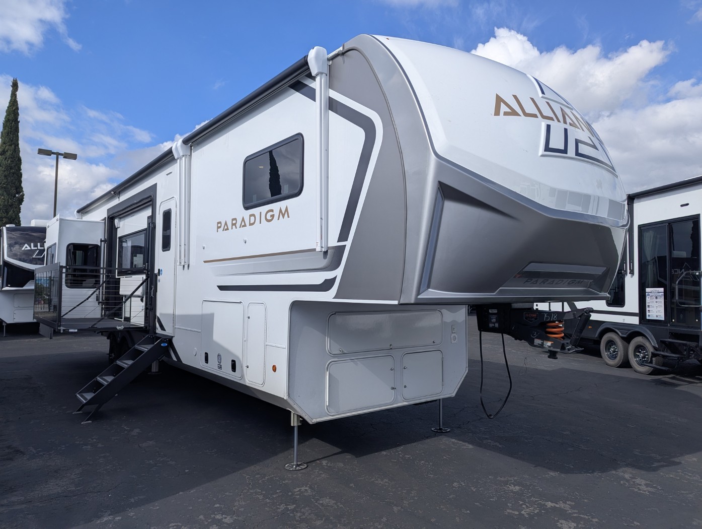 2026 Alliance RV Paradigm 388SP - Image 1