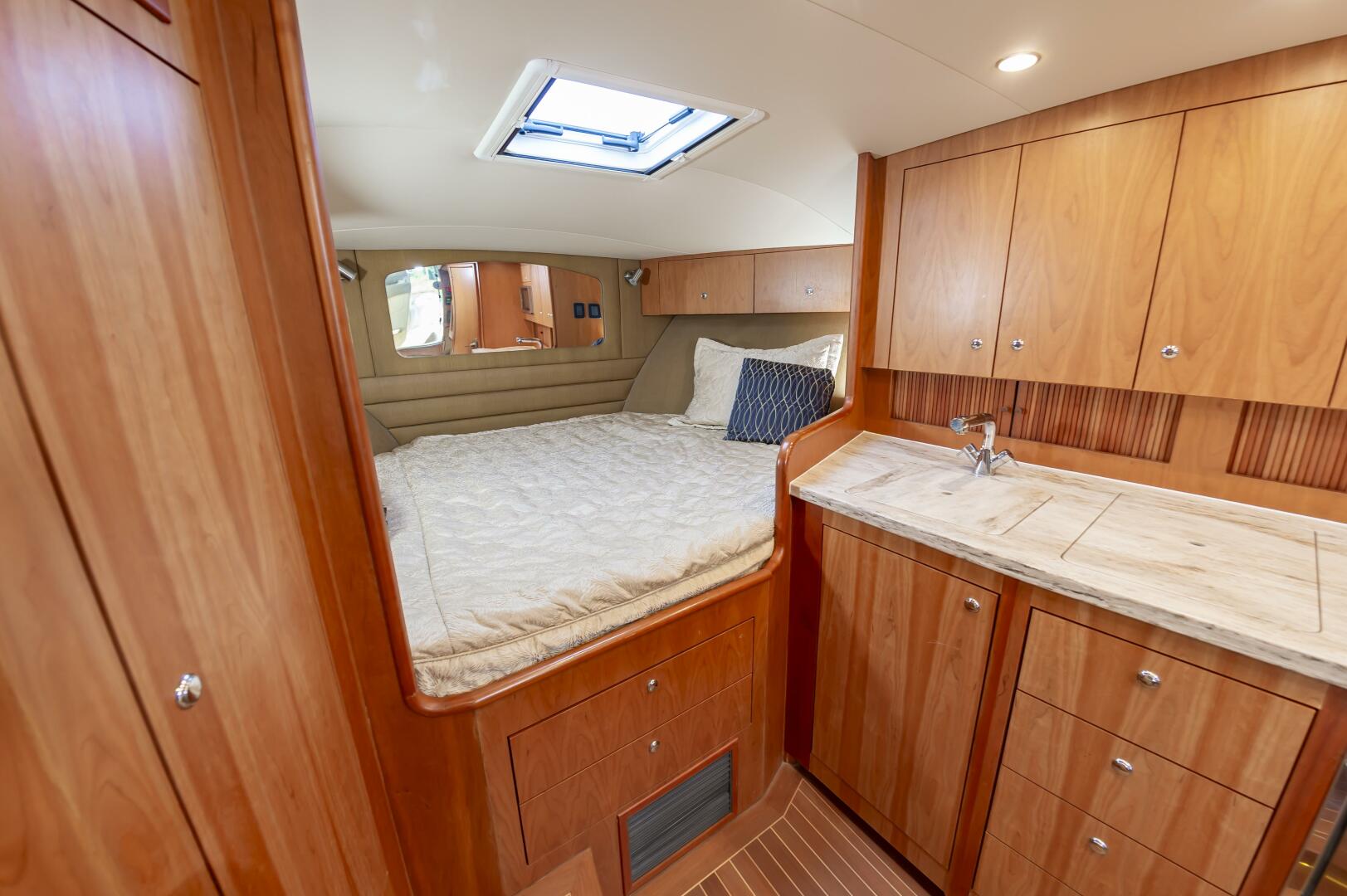 2014 Jupiter 41 Sport Bridge - Image 33