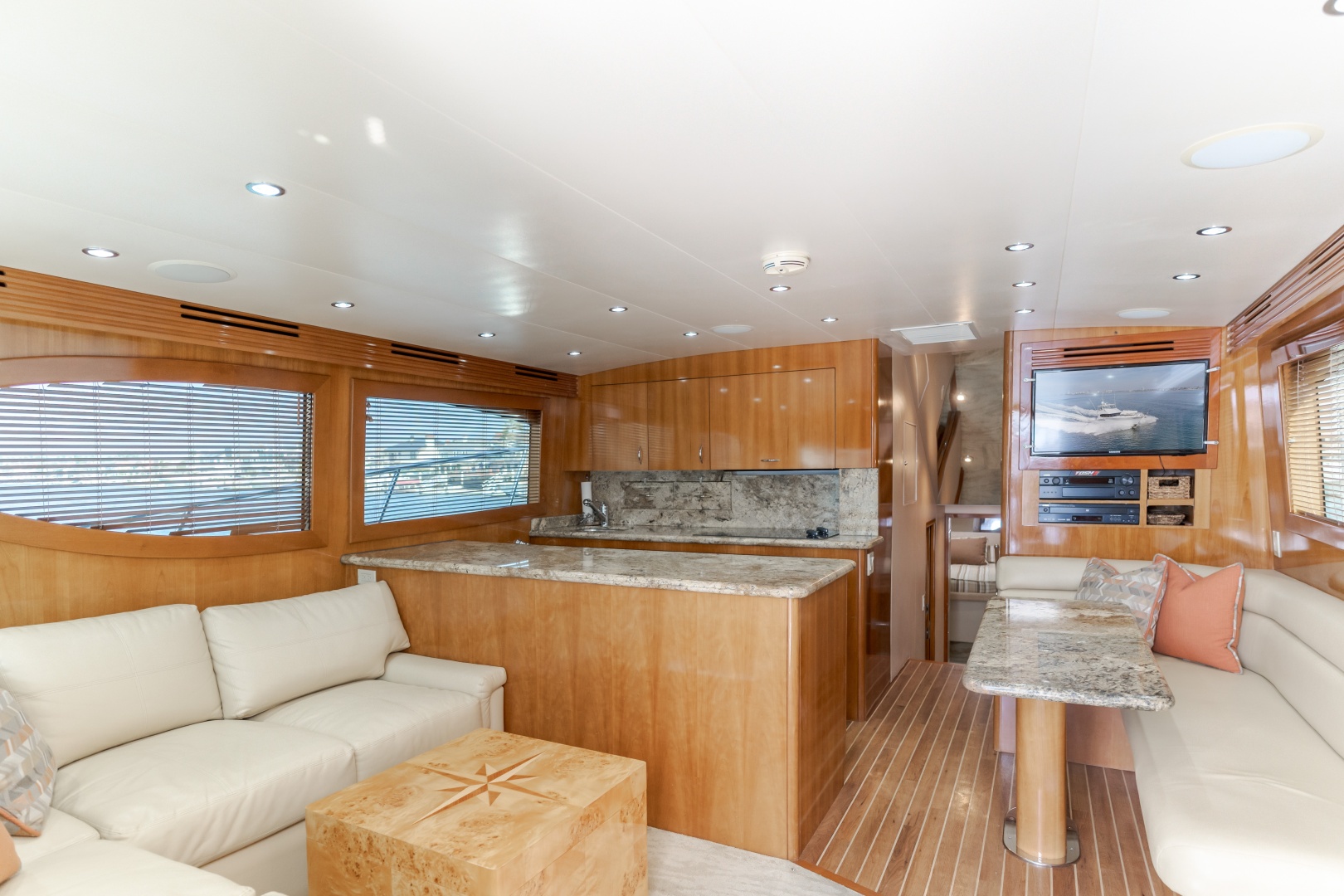 2003 Hatteras 54 Convertible - Image 3
