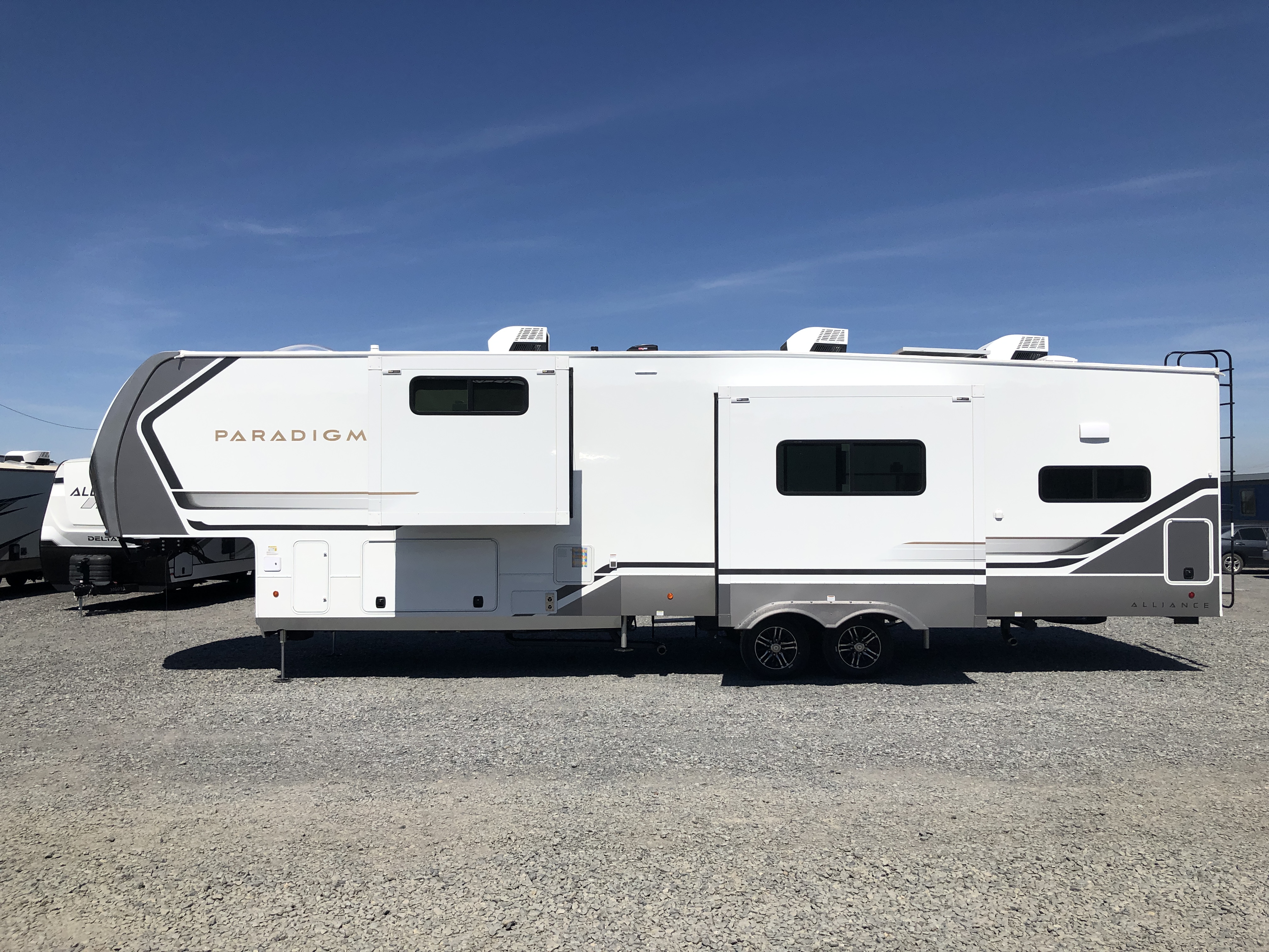 2026 Alliance RV Paradigm 382RK - Image 4