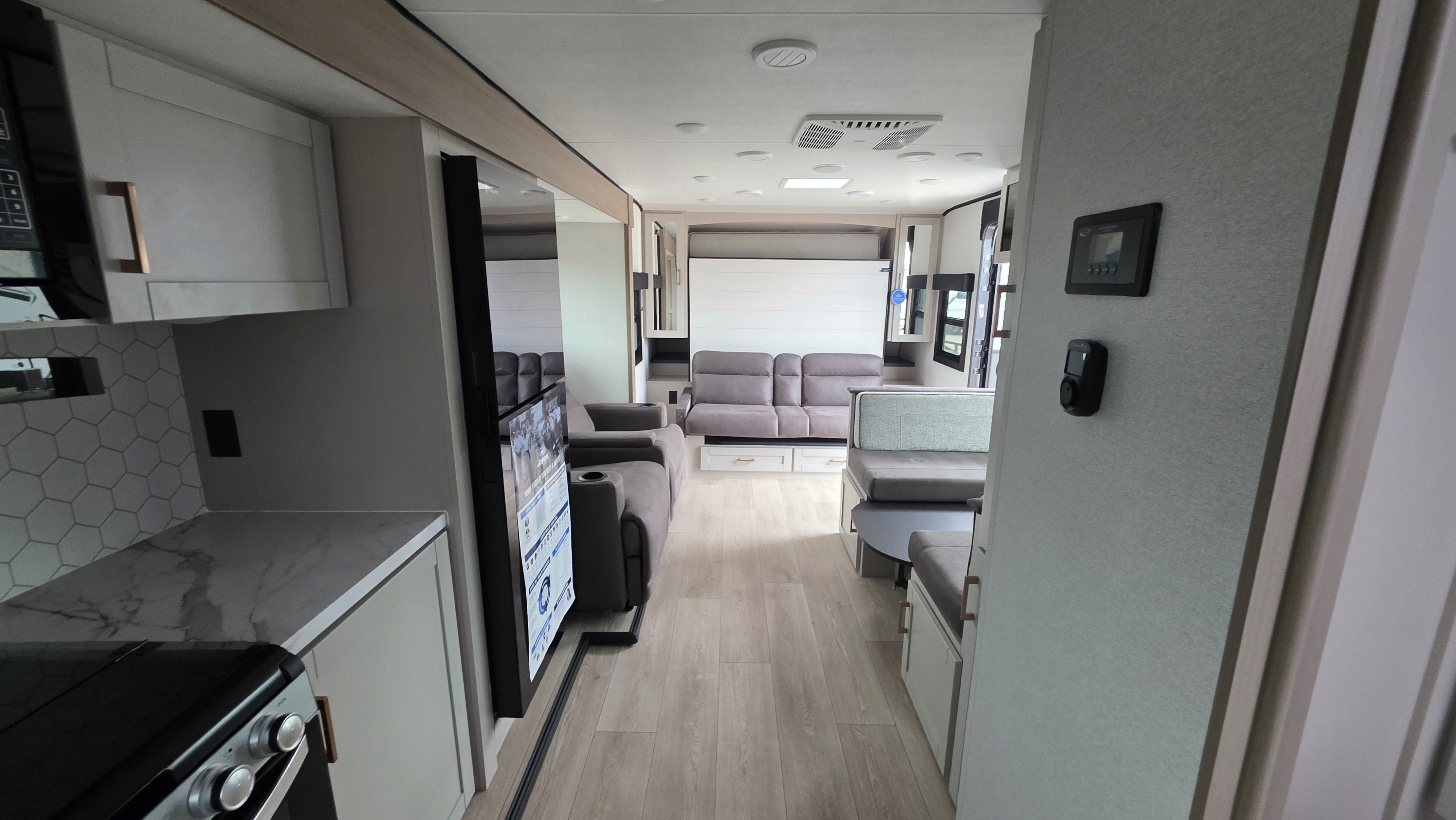2027 JAYCO JAY FEATHER 21MML - Image 25