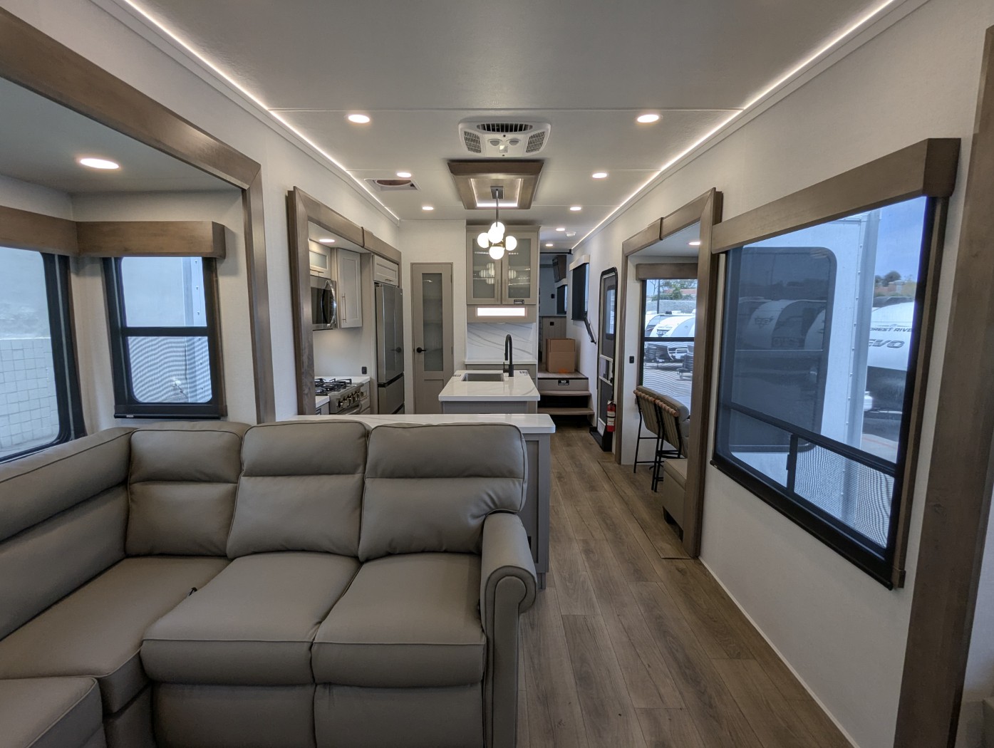 2025 Alliance RV Paradigm 375RD - Image 34