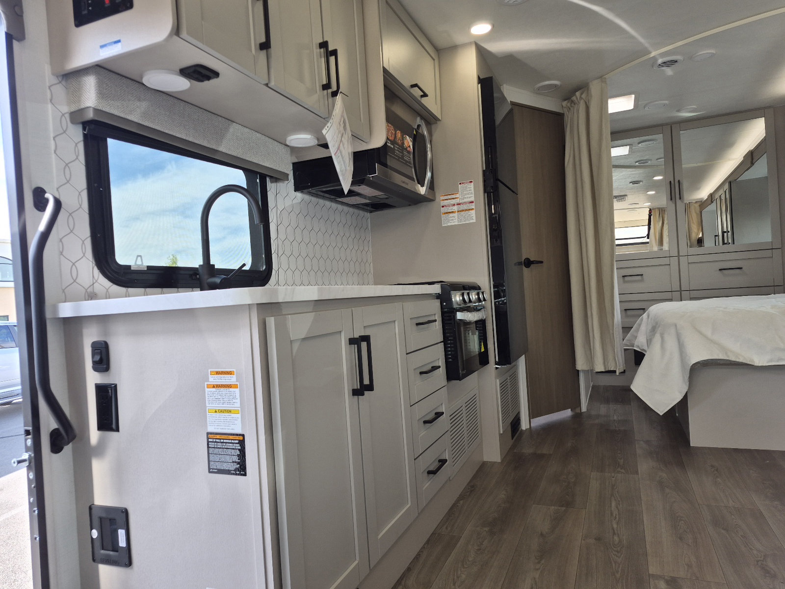 2027 Entegra Coach Odyssey 24B - Image 10