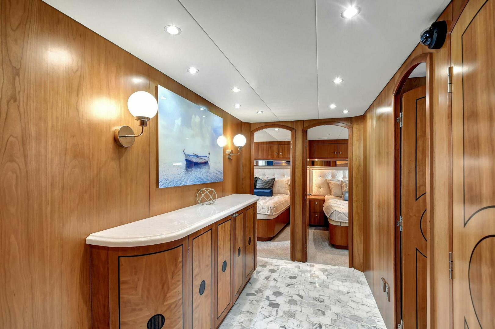 2005 Hatteras - Image 22