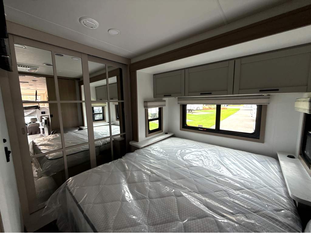 2027 ENTEGRA COACH ESTEEM XL 32U - Image 22