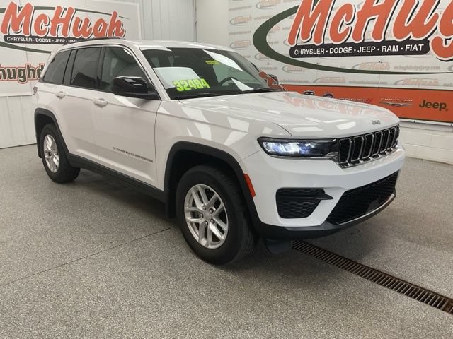 2025 Jeep Grand Cherokee Laredo X 4X4 - Image 3